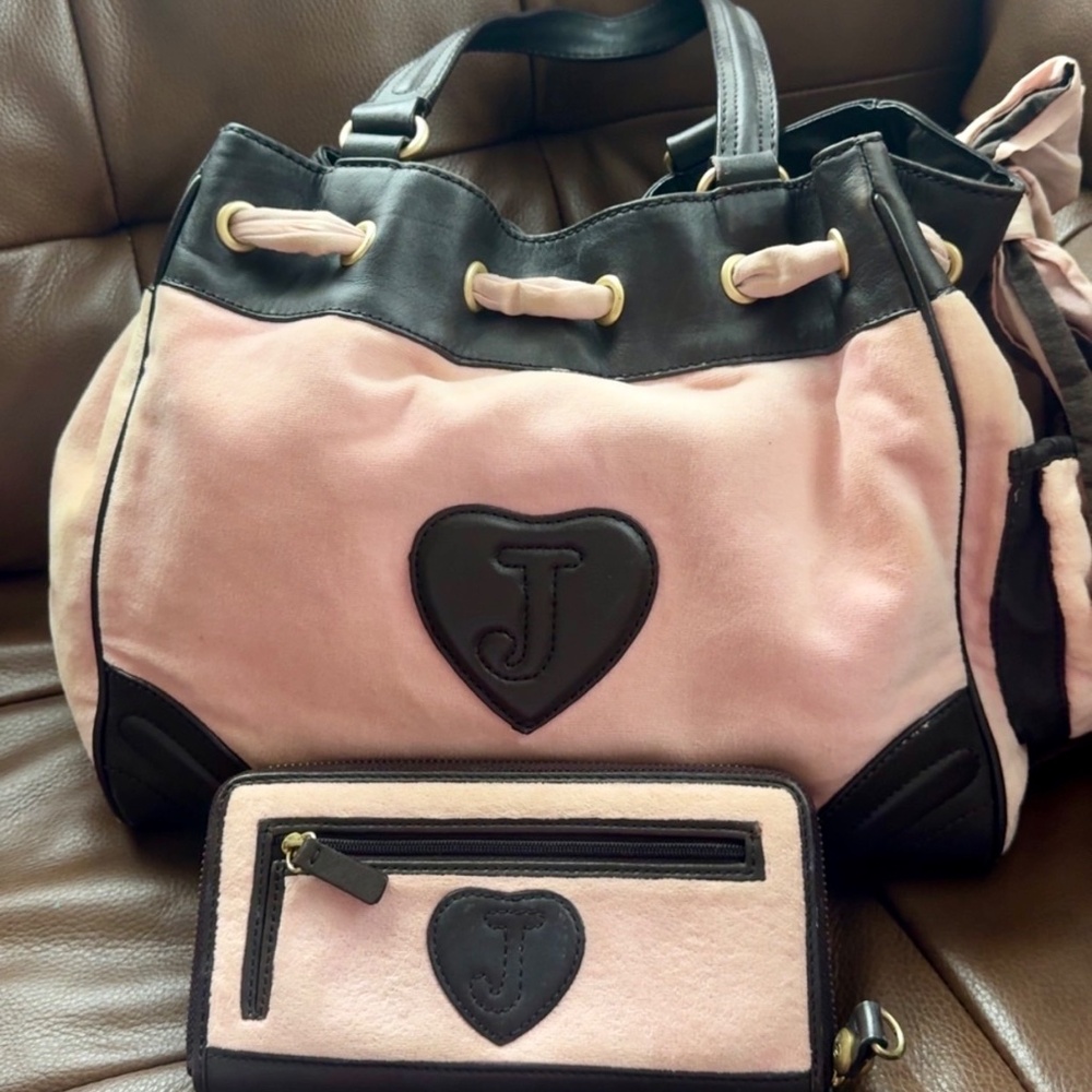 Juicy Couture - Picture 5 of 7